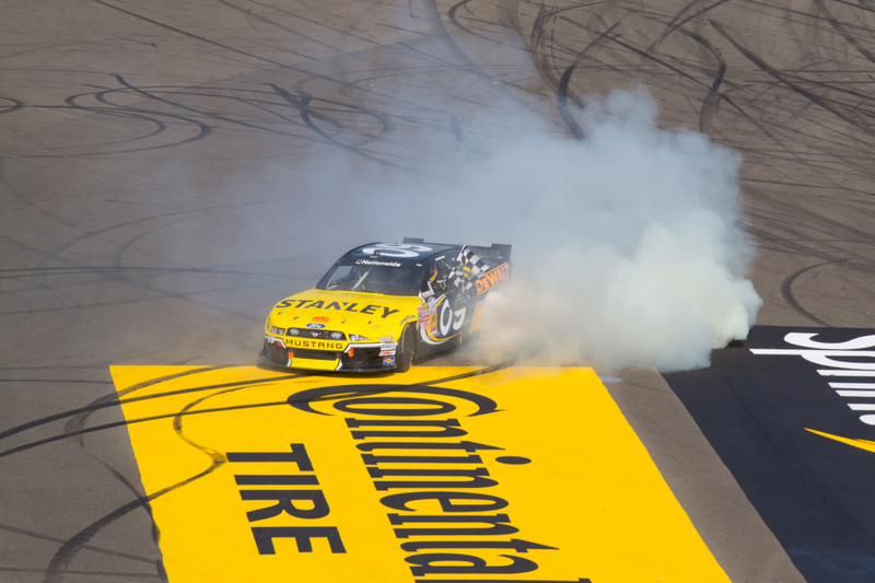 Illustration for article titled NASCAR at the Glen photodump